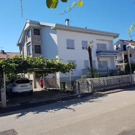Lägenhet Gemuetliches In Mit Garten Umag